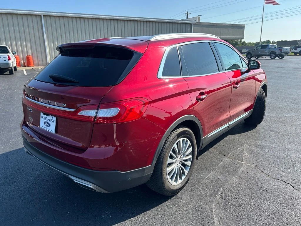 Used 2017 Ruby Red Metallic Lincoln Select image 7