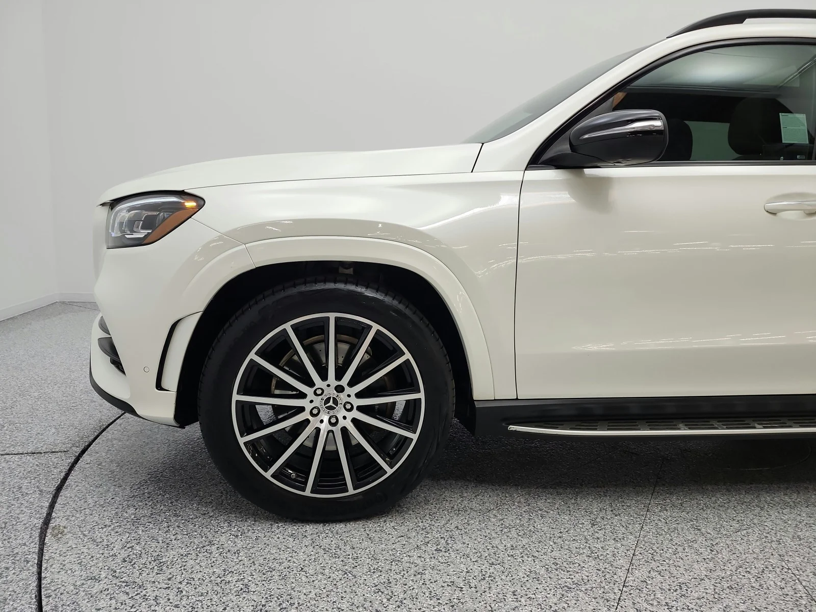 Used 2023 MANUFAKTUR Diamond White Metallic Mercedes-Benz GLS 450 4MATIC® SUV image 30