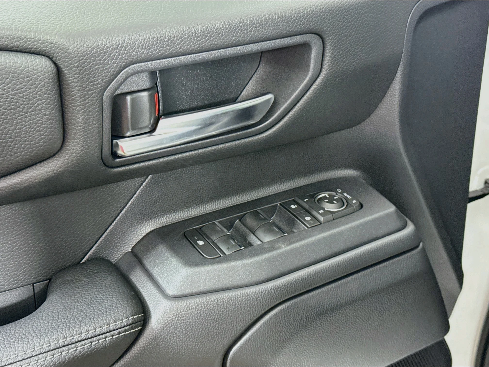 New 2027 Wind Chill Pearl Toyota Land Cruiser image 17