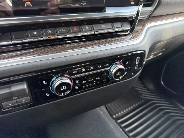 New 2026 Sterling Metallic GMC Elevation image 25