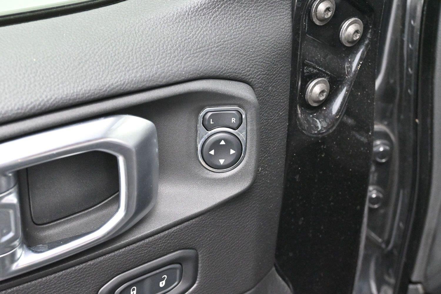 Used 2022 Black Jeep Mojave image 10