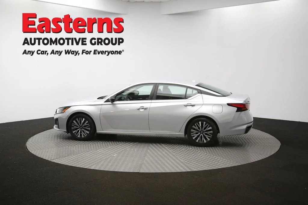 Used 2023 Silver Nissan 2.5 SR image 61