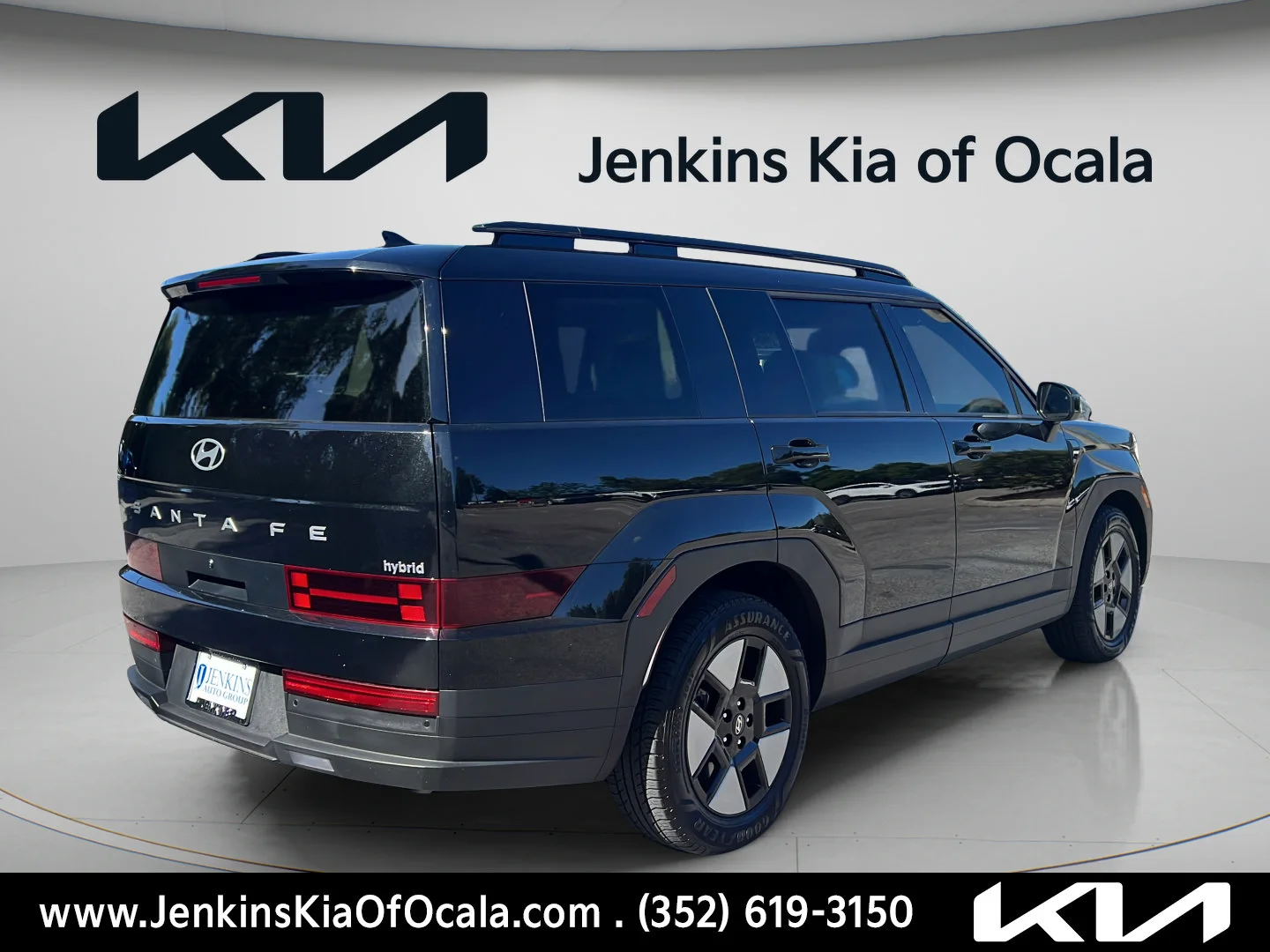 Used 2025 Phantom Black Hyundai SEL image 3
