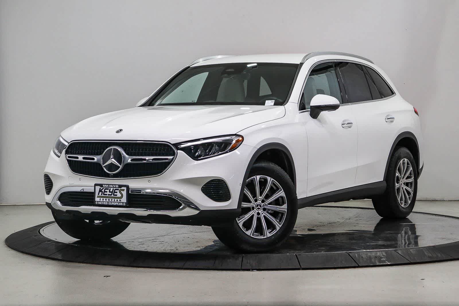 2026 Mercedes-Benz GLC GLC 300's photo