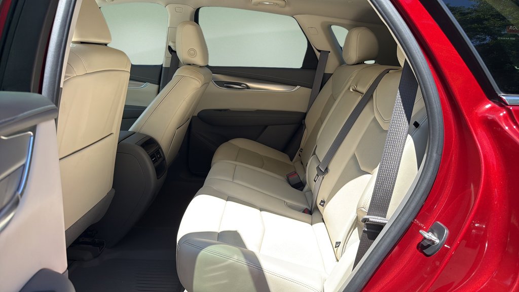 Used 2022 INFRARED TINTCOAT Cadillac AWD Premium Luxury image 22