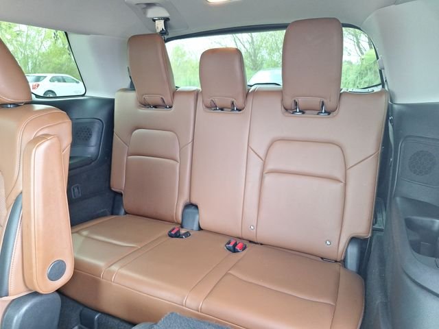 Used 2025 Gray Nissan Platinum image 33