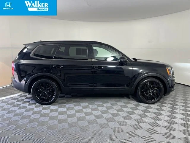 Used 2022 Black Kia EX image 9