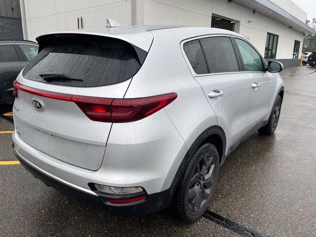 Used 2022 Sparkling Silver Kia LX image 3