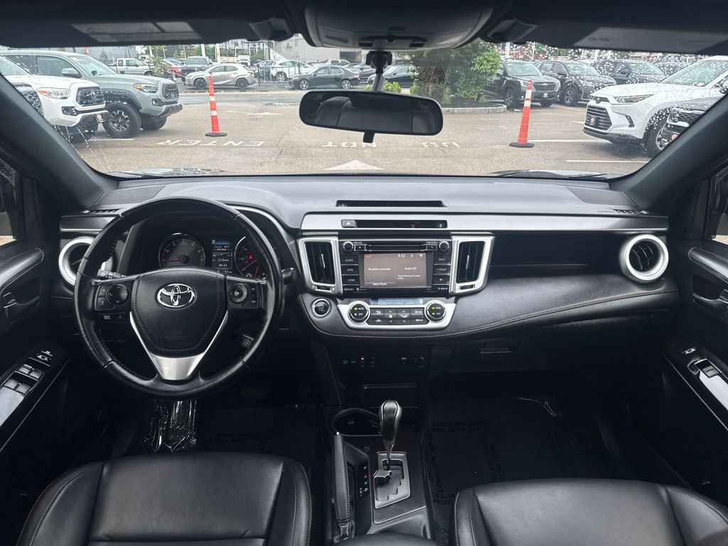 Used 2016 Gray Toyota SE image 12