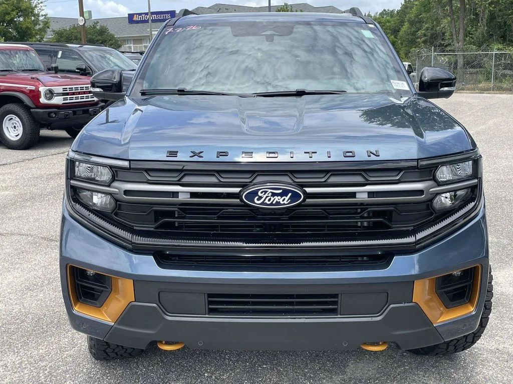 New 2027 Nocturnal Blue Metallic Ford Tremor® image 8