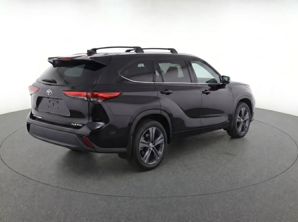 Used 2023 Black Toyota XLE image 27