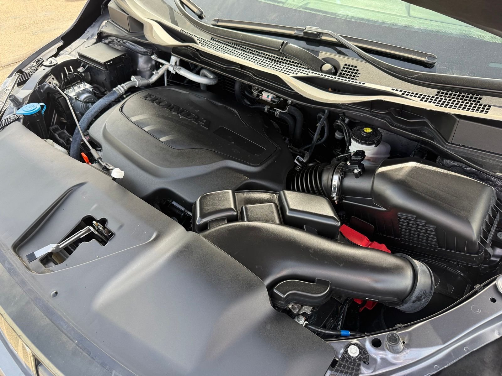 Used 2025 Solar Silver Metallic Honda EX-L image 49