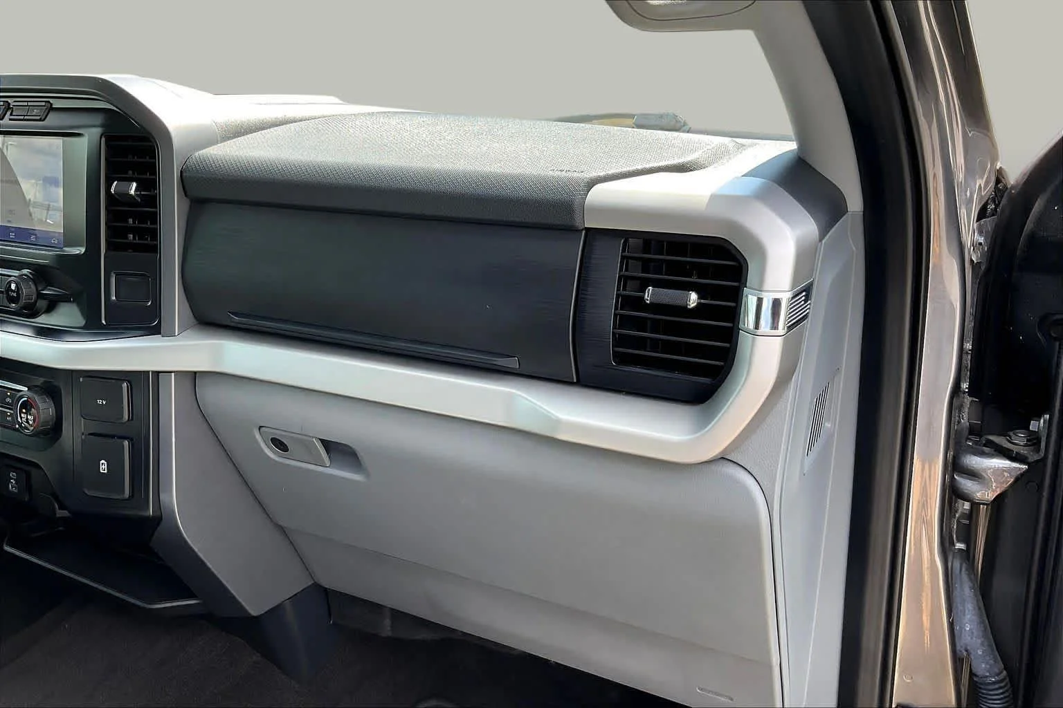 Used 2023 Carbonized Gray Metallic Ford XLT image 18