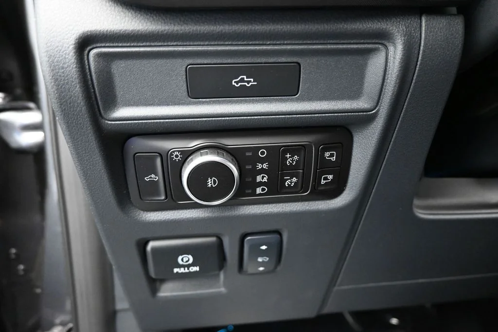 New 2026 Carbonized Gray Metallic Ford Tremor image 13