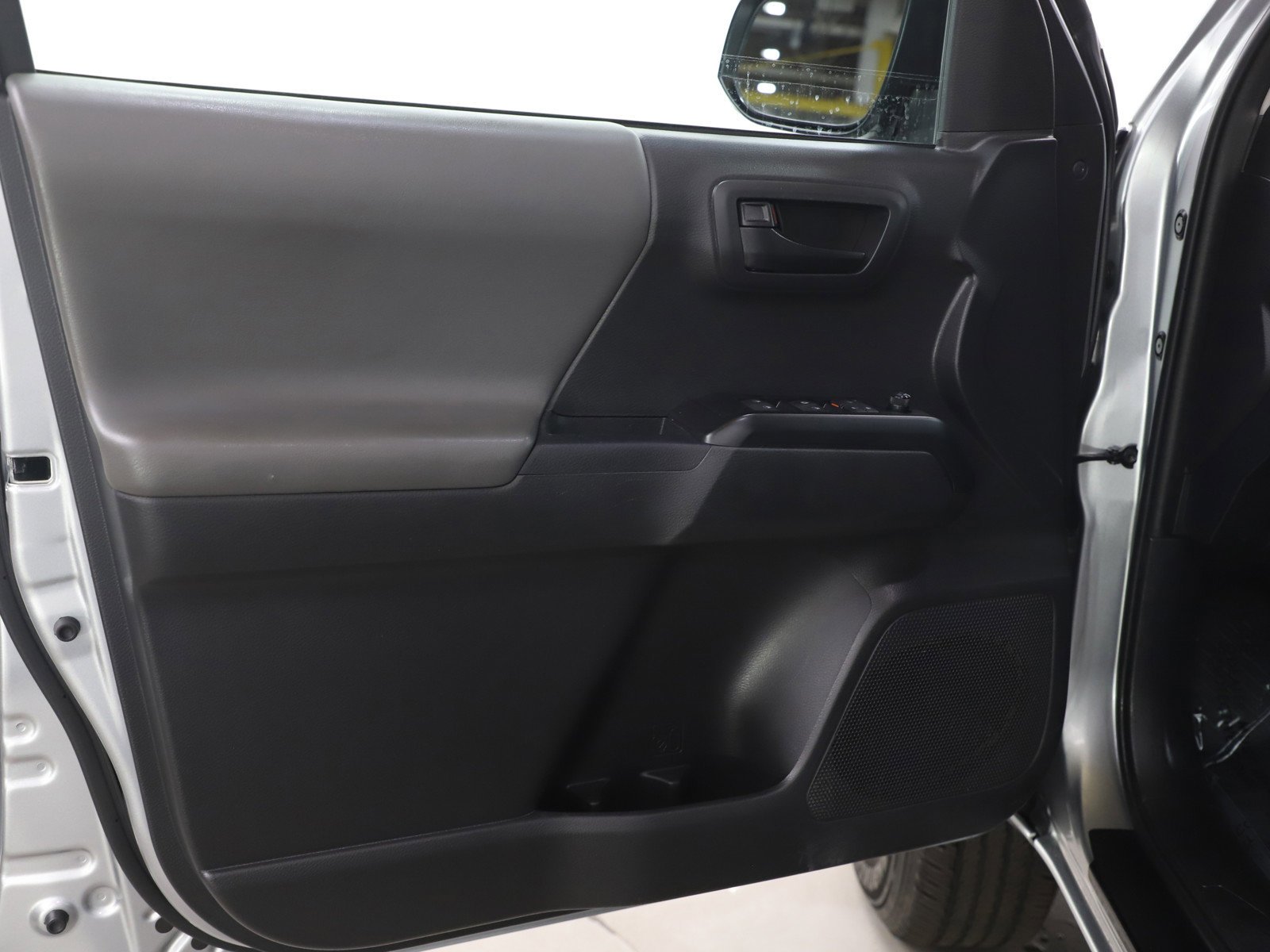 2023 Toyota Tacoma SR - Photo 18