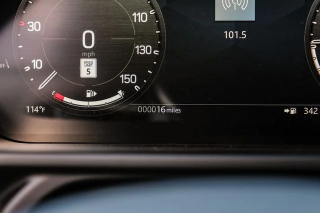 New 2026 Borasco Grey Land Rover X-Dynamic SE image 24