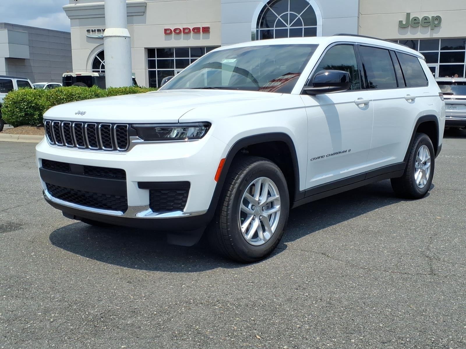 New 2026 Bright White Clearcoat Jeep Laredo X image 27