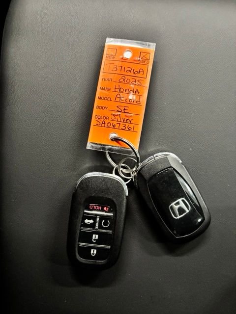 Used 2025  Honda SE image 17