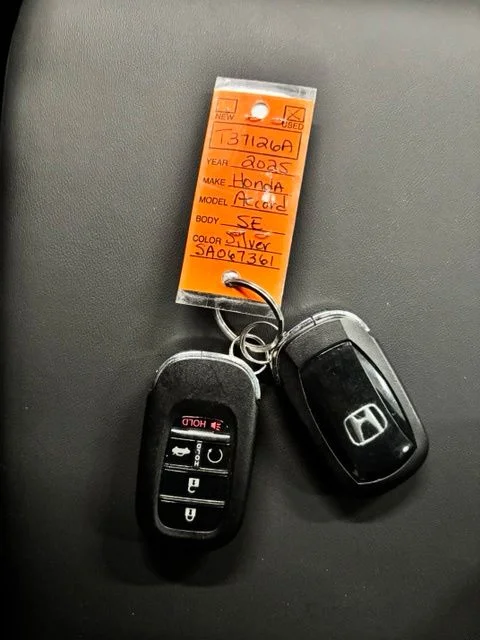 Used 2025  Honda SE image 17