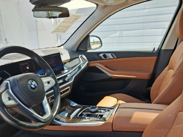Used 2025 Red BMW xDrive40i image 12