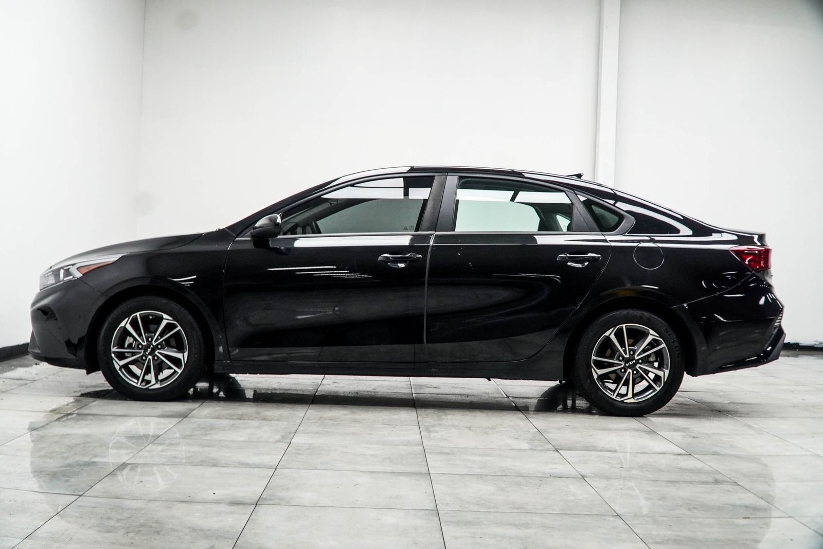 Used 2024 Black Kia LXS image 11