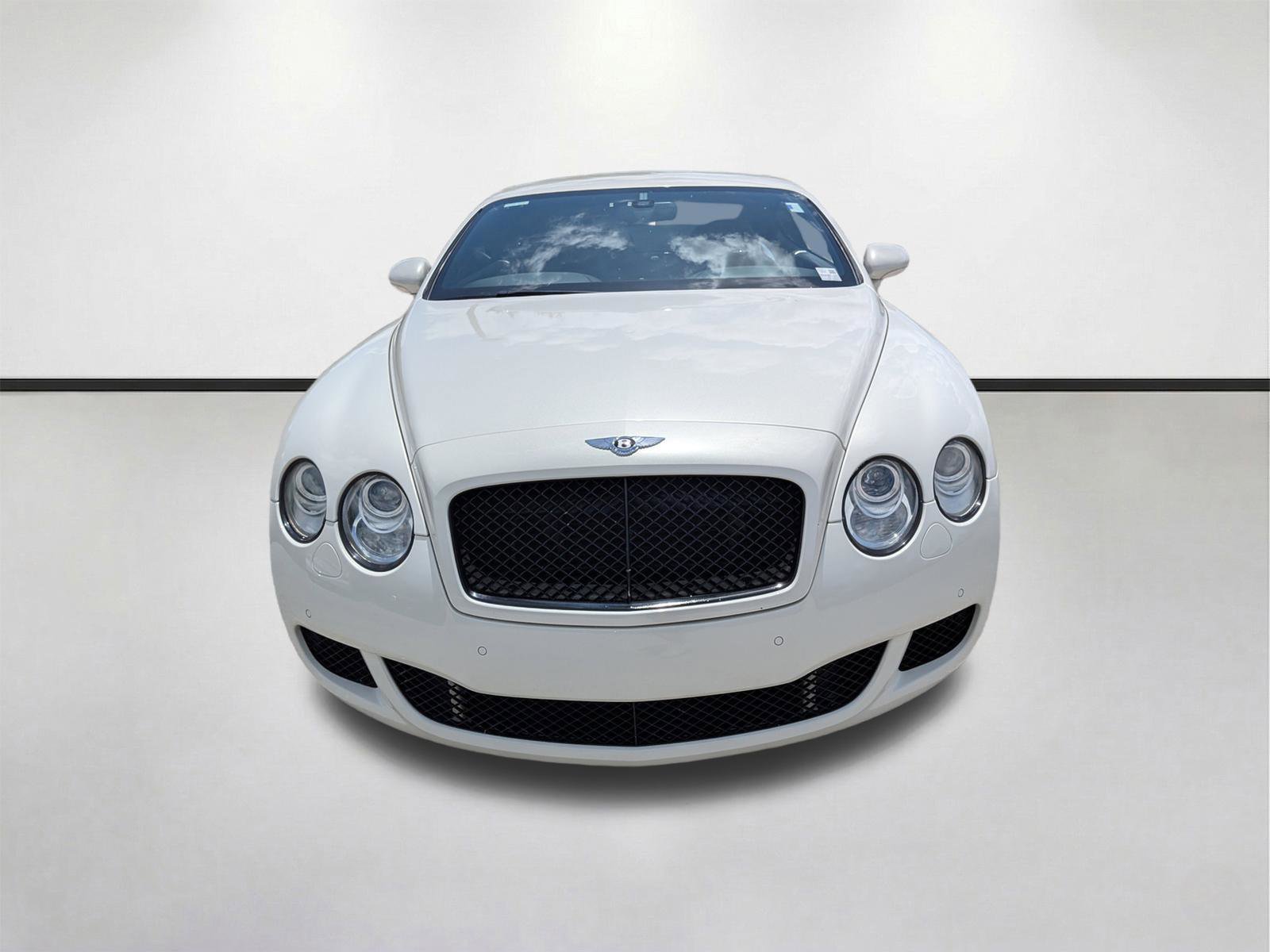Used 2009 Glacier White Bentley Base image 10