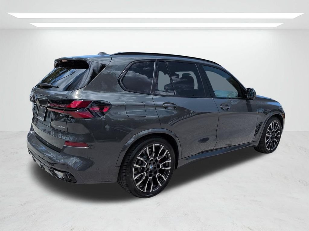 New 2026 Dravit Grey Metallic BMW xDrive50e image 4