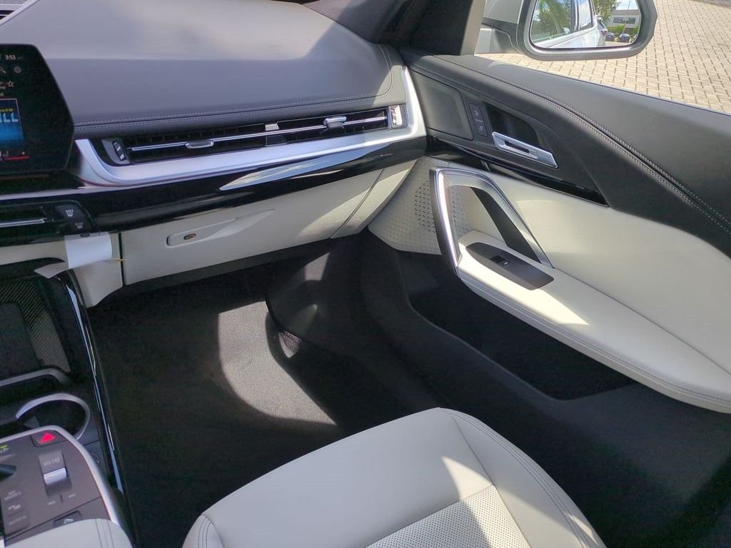 New 2027  BMW xDrive28i image 17