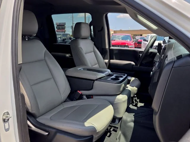 Used 2021 White Chevrolet Custom image 16