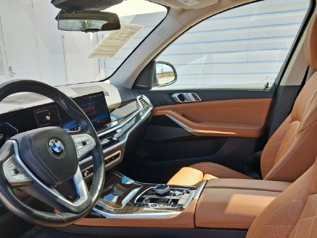 Used 2025 Red BMW xDrive40i image 12