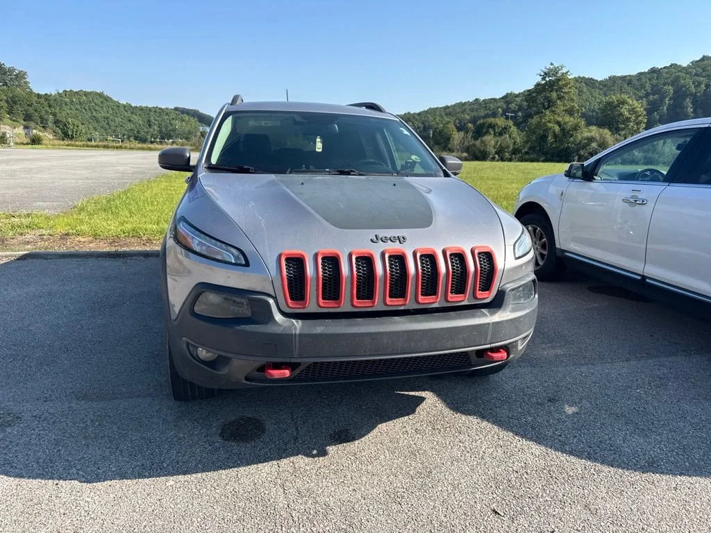 Used 2018 Billet Silver Metallic Jeep Trailhawk image 7