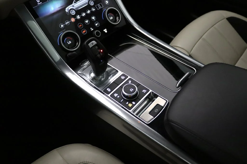 Used 2019 White Land Rover Supercharged image 35