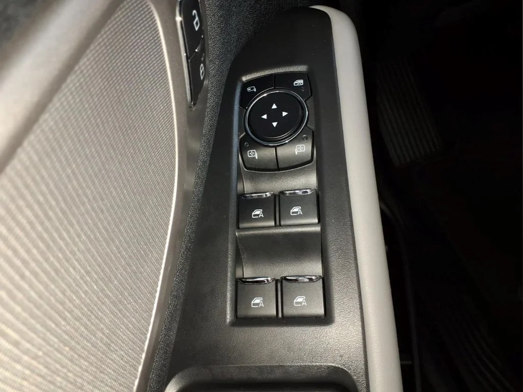 Used 2025 White Ford Active image 11