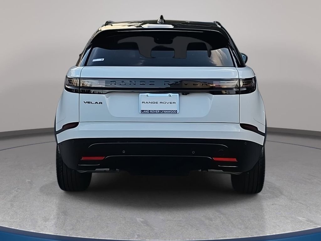 New 2026 Fuji White LAND ROVER Dynamic SE image 6