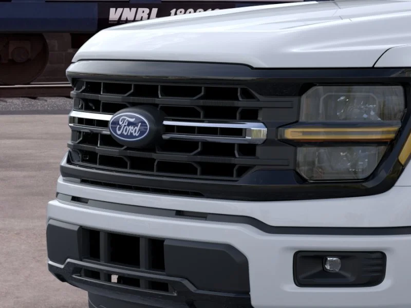 New 2026 Oxford White Ford XLT image 17