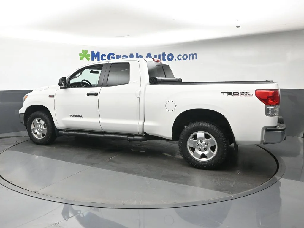 Used 2010 White Toyota Grade image 24