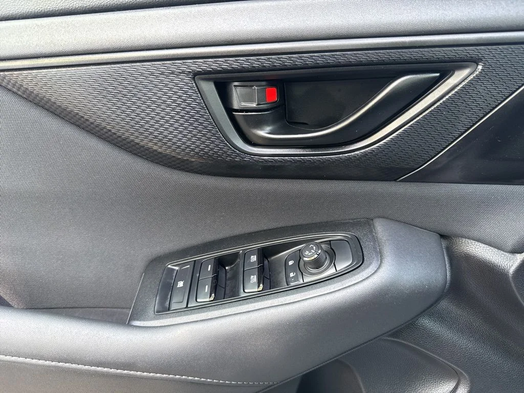 Used 2024 Silver Subaru Base image 17