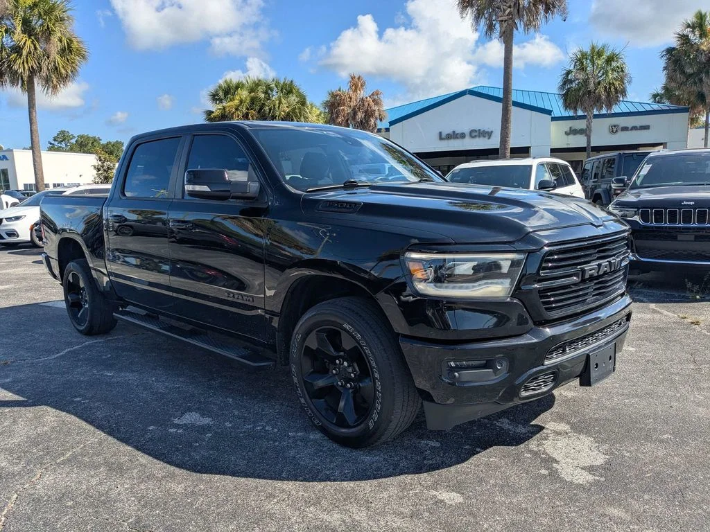 2019 RAM 1500 Big Horn/Lone Star 4x4 Crew Cab 5'7's photo
