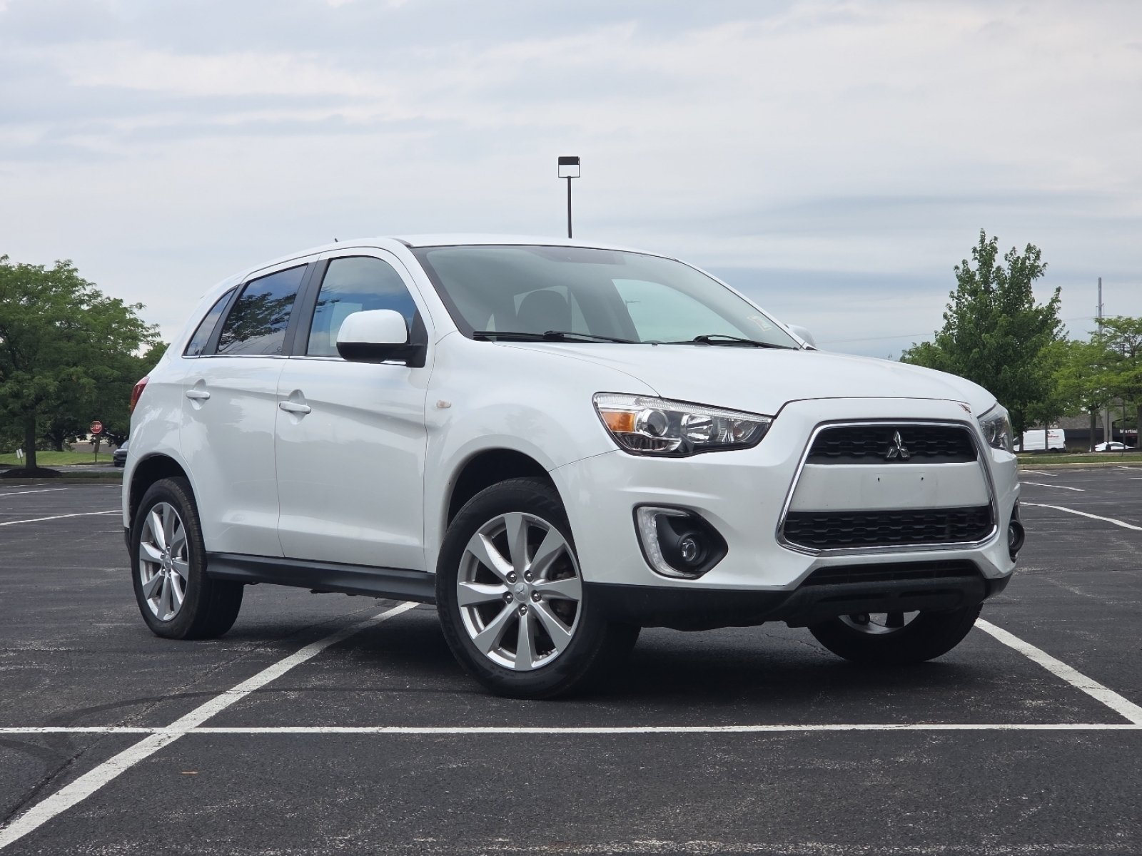 Used 2015 Mitsubishi Outlander Sport SE with VIN 4A4AR4AU4FE045286 for sale in Dublin, OH