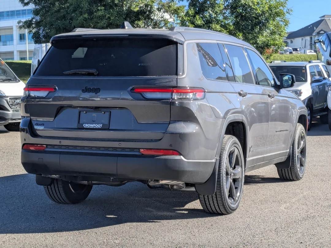 New 2026 Grey Jeep Altitude - - 4x4 - 20 Gloss Black Wheels - Remote Start - Capri Leatherette & More! image 8