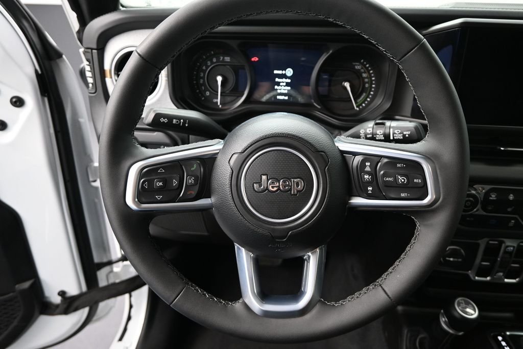 Used 2025 White Jeep Sahara 4xe image 10