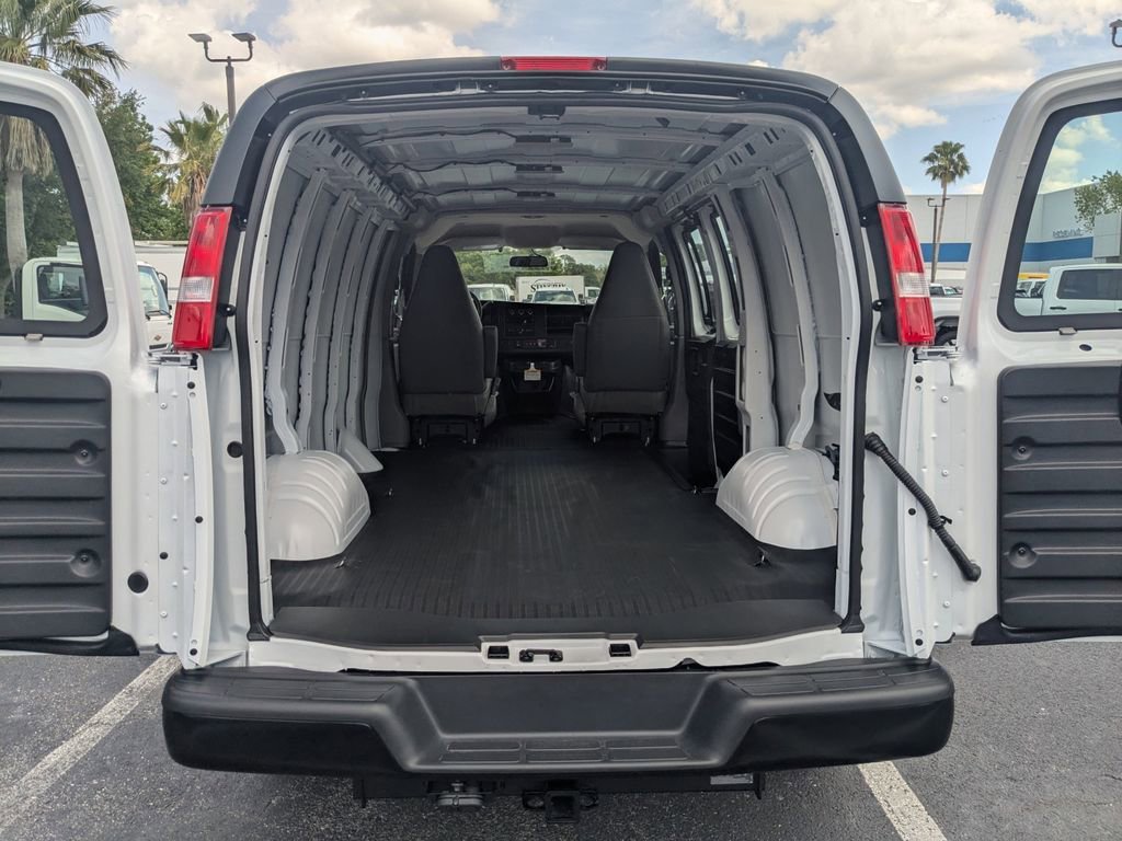 2025 Chevrolet Express Cargo Work Van - Photo 13