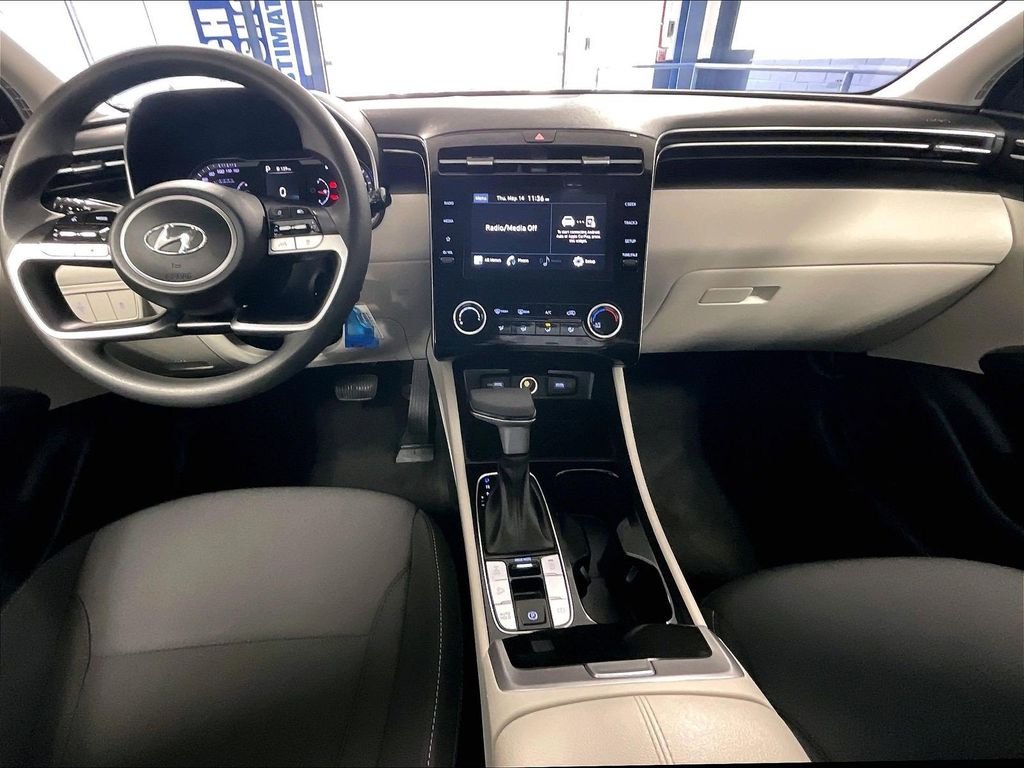 Used 2024 Silver Hyundai SE image 21
