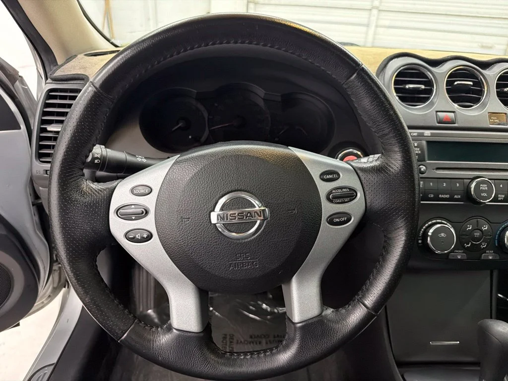 Used 2009 Silver Nissan 3.5 SE image 15