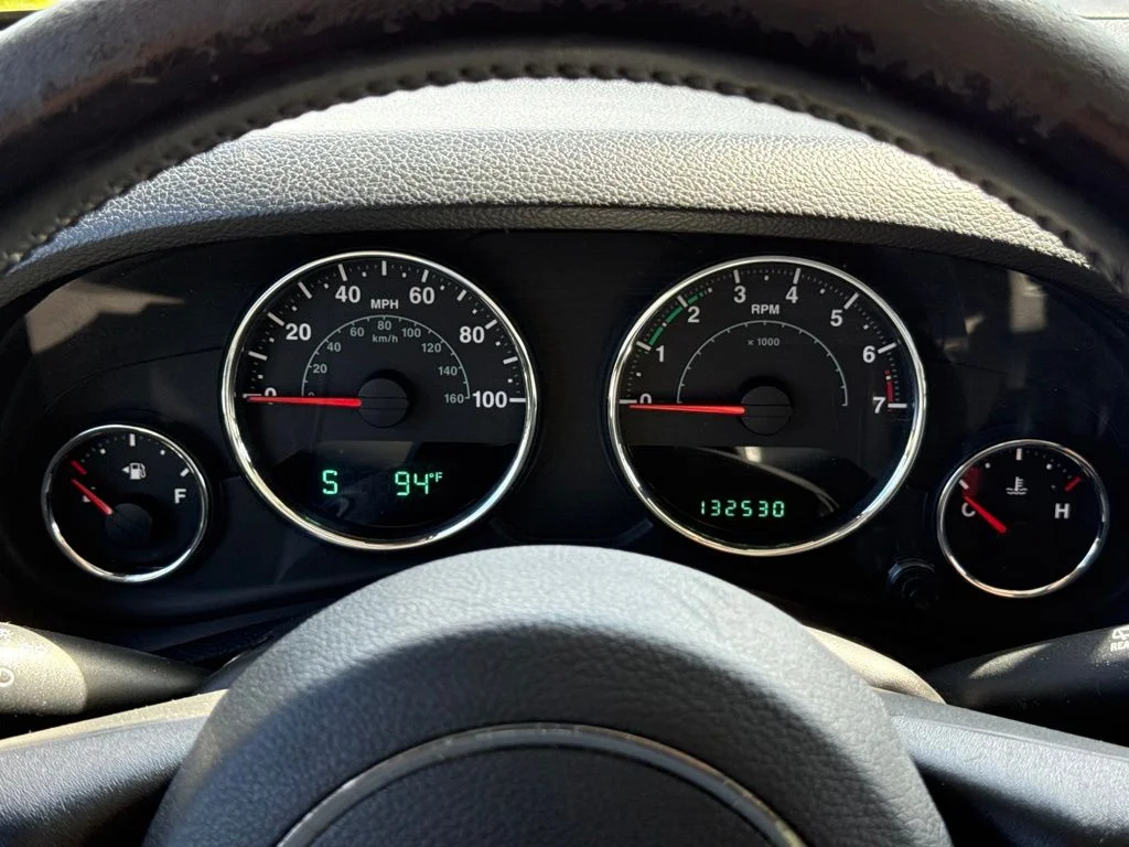 Used 2013 Bright White Jeep Unlimited Sport image 24