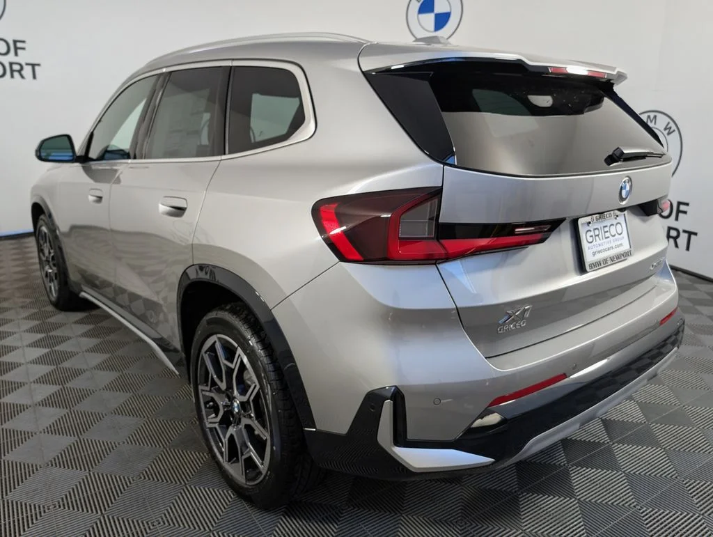 New 2026 Space Silver Metallic BMW xDrive28i image 8