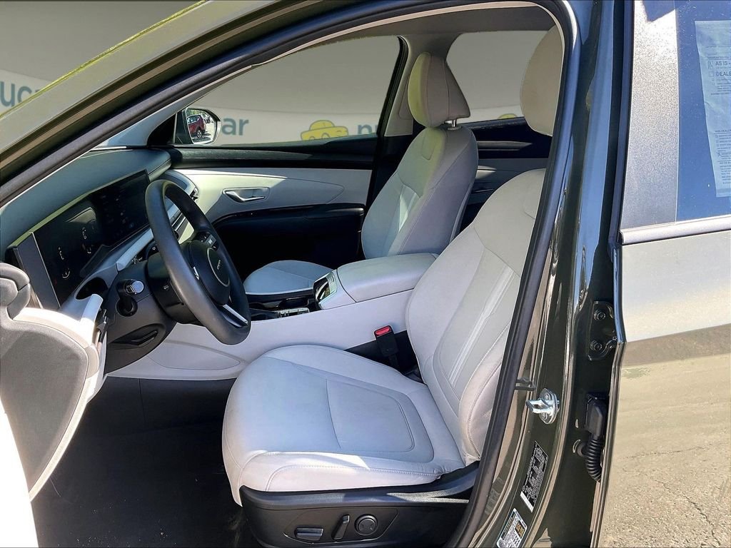 Used 2025 Green Hyundai SEL image 10