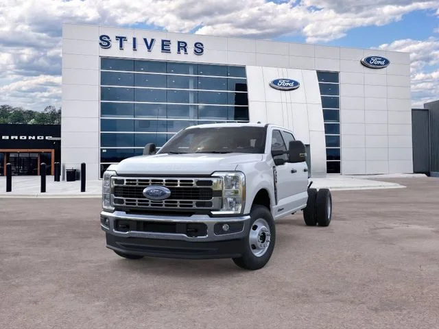New 2026 Oxford White Ford XL image 3