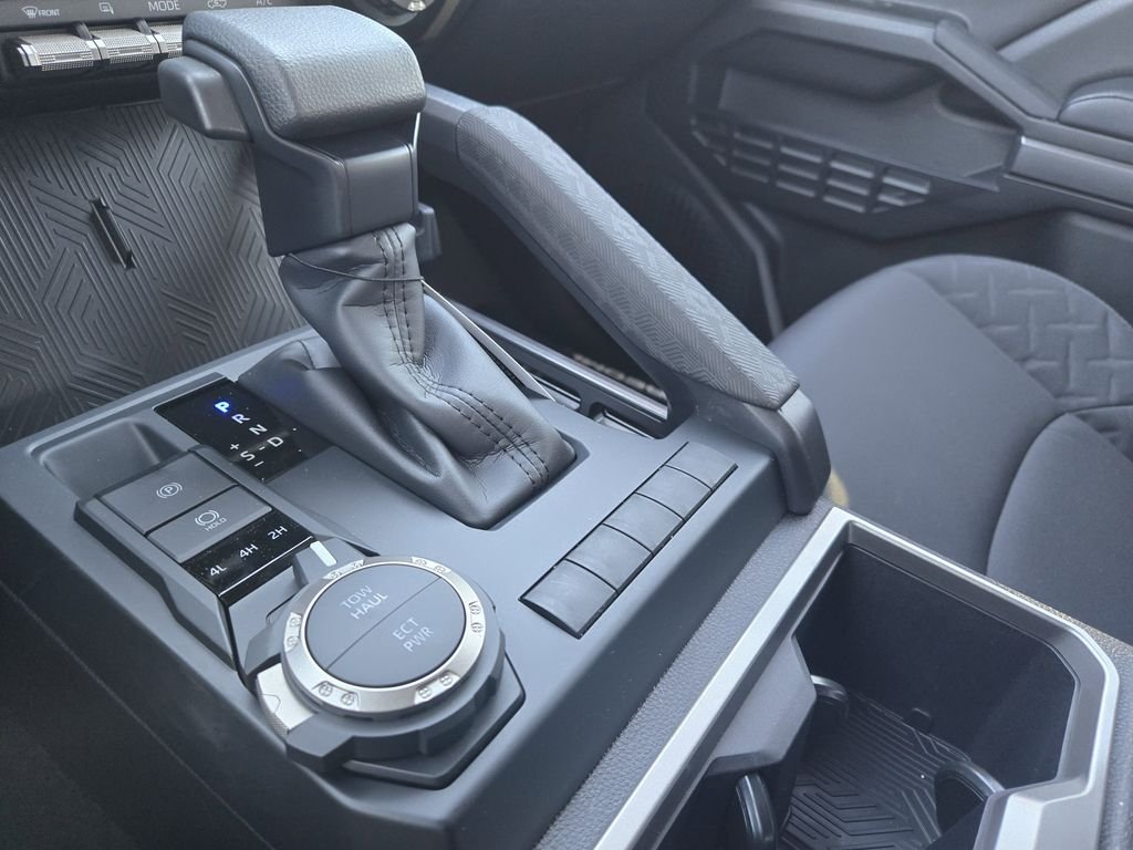 2026 Toyota Tacoma SR5 - Photo 17