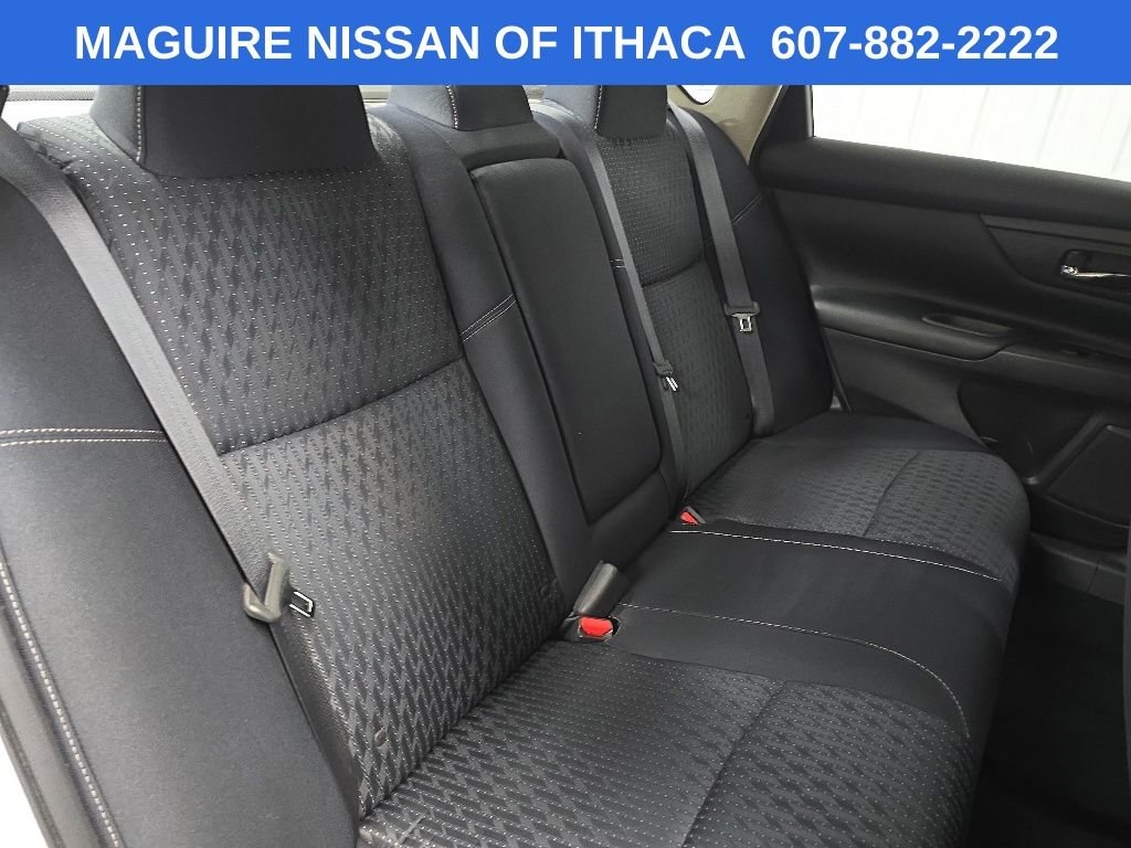Used 2016 Silver Nissan 2.5 S image 16